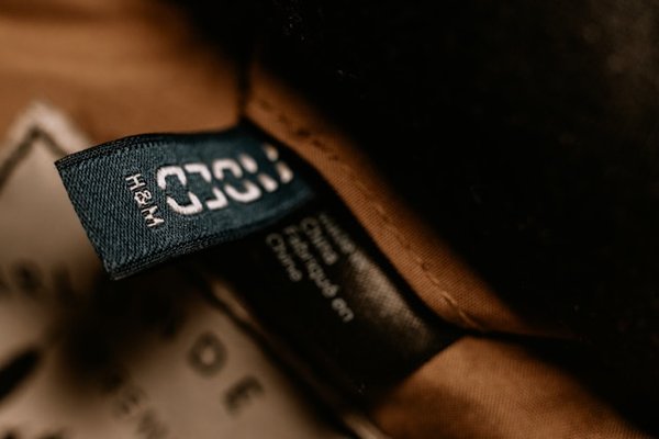 How to Create a Signature Look with British-Made Accessories?